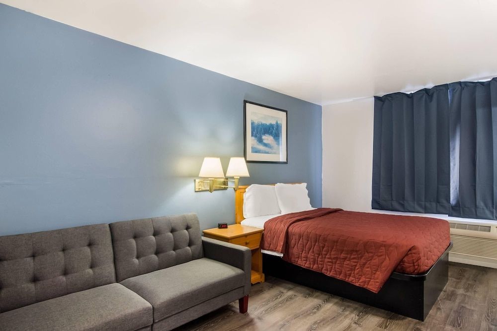 Rodeway Inn & Suites Sidney Historic Downtown I-80 1