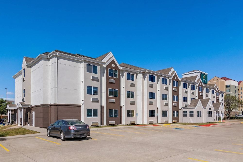 Quality Inn & Suites Fort Worth North - Haltom City 1