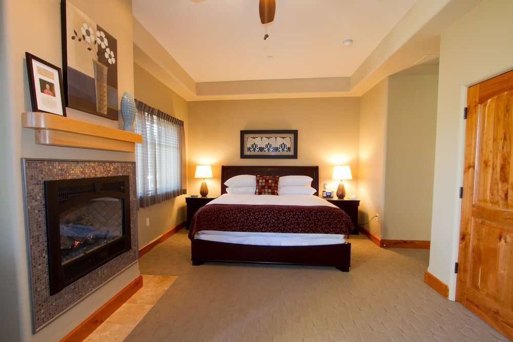 Columbia Cliff Villas 2