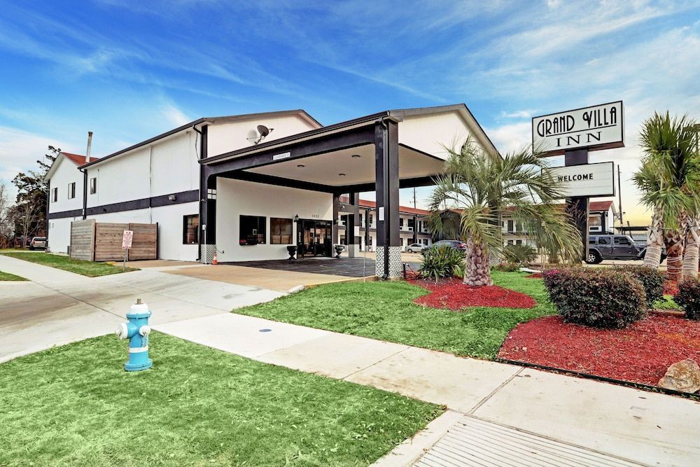 Grand Villa Inn Galleria 1