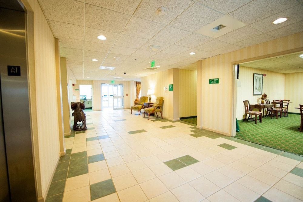 Greystone Inn & Suites 2