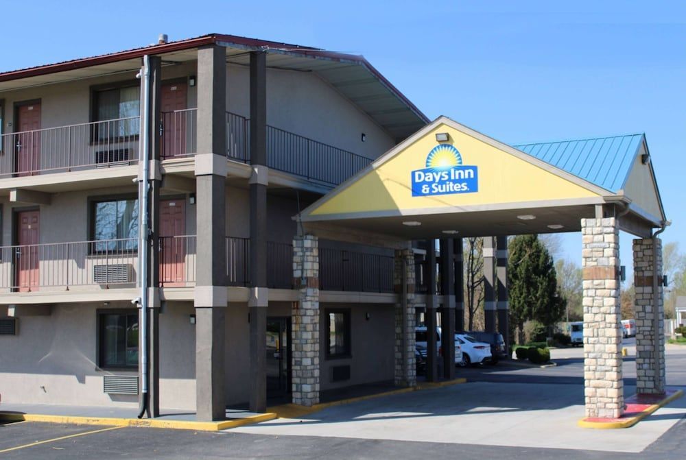 Days Inn & Suites by Wyndham Springfield on I-44 1