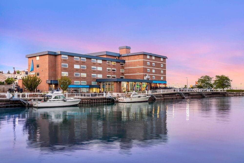 The Harborview on Lake Michigan, an Ascend Collection Hotel 1