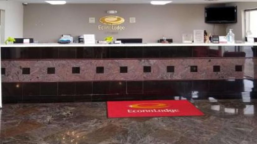 Econo Lodge 1