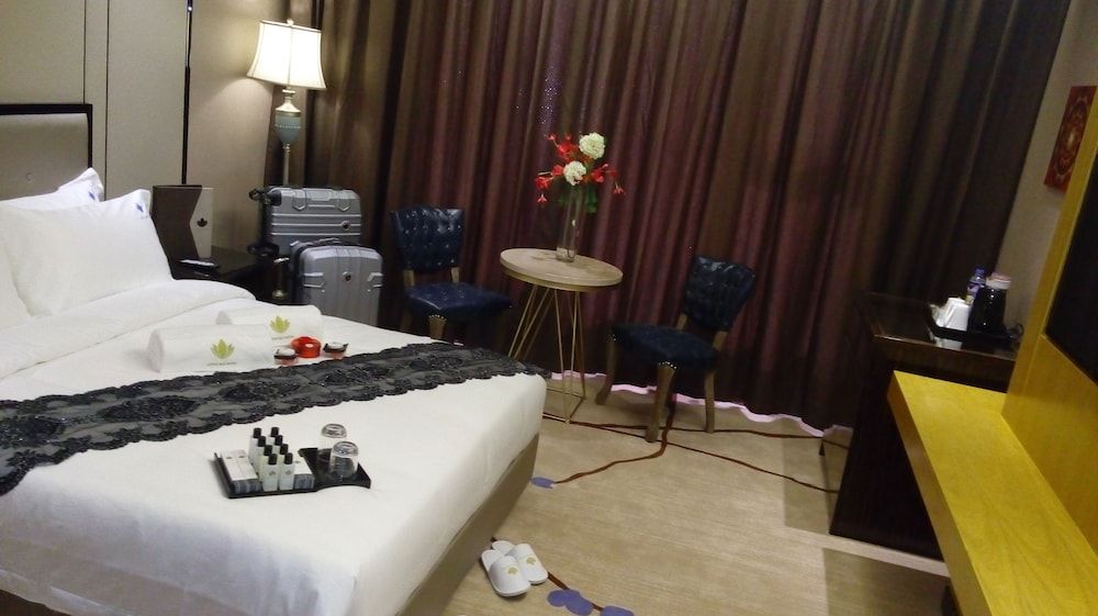 Lotus Blu Hotel 1