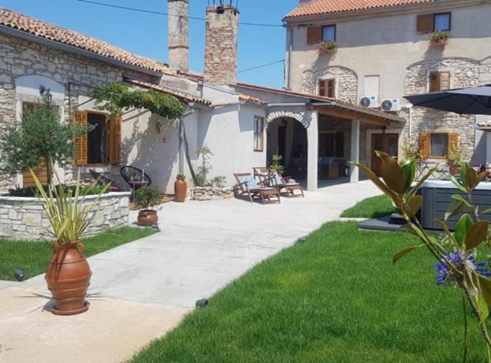Charming Rooms & Apartments Stelio 1
