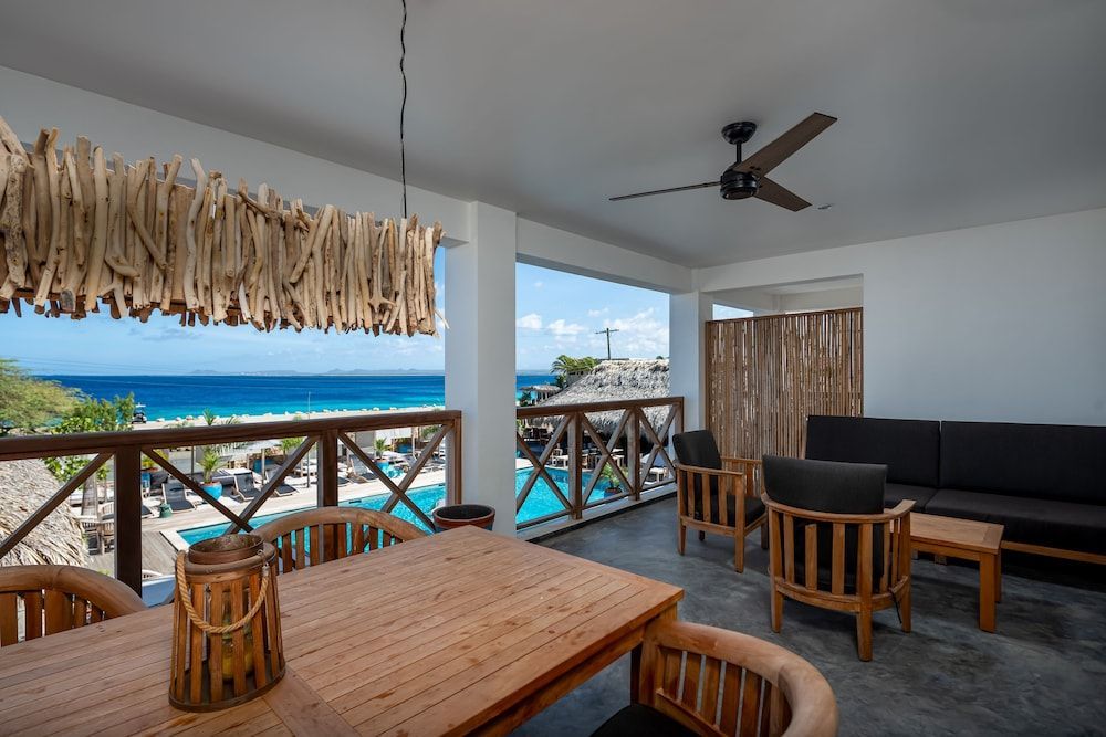 Bloozz resort Bonaire 1