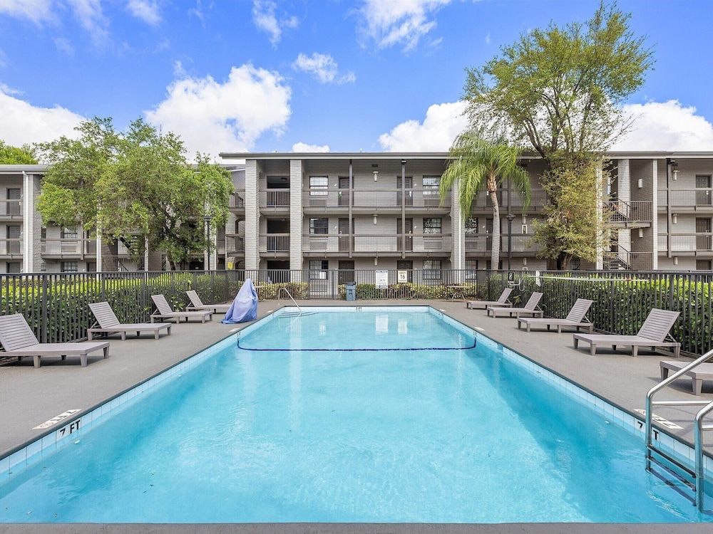 La Quinta Inn by Wyndham Miami Airport North 1