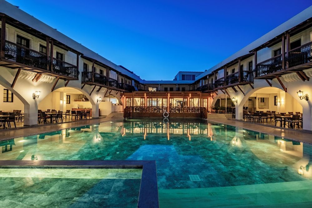 Costa Bitezhan Beach Hotel 1