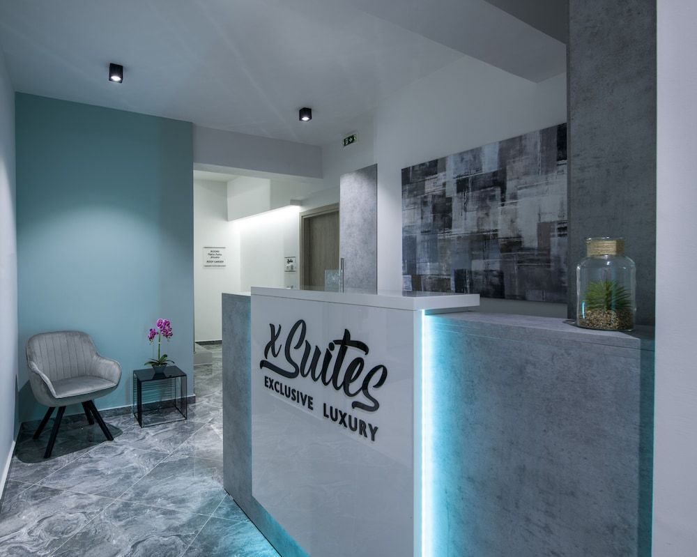 xSuites - Adults Only Boutique Suites with Private Jacuzzi 1