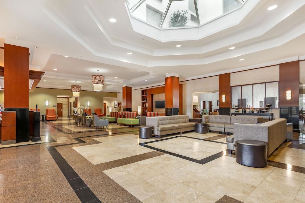 Drury Inn & Suites St. Louis Forest Park 2