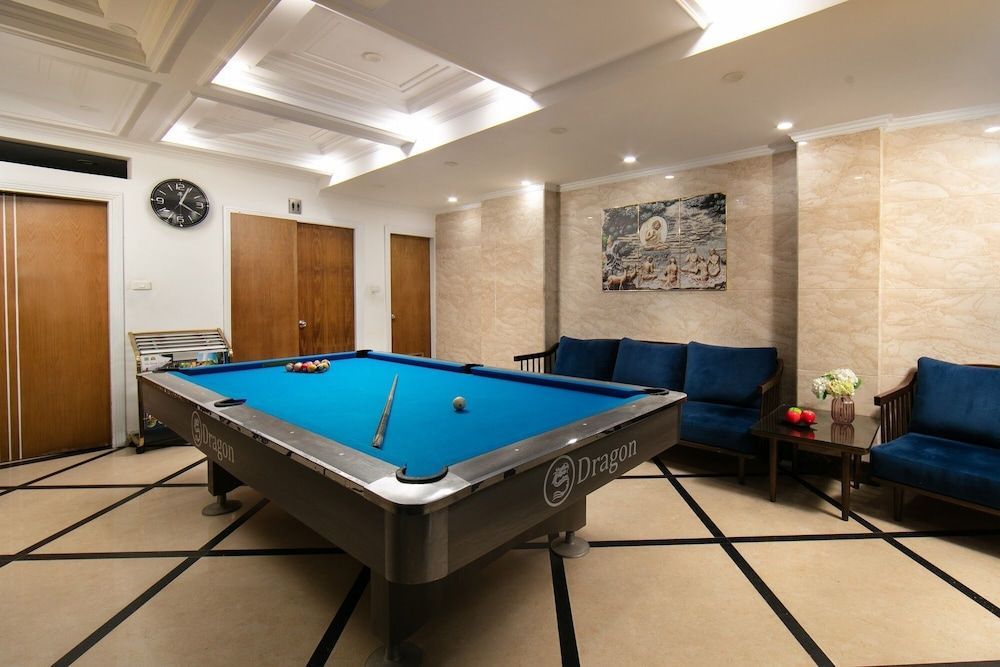 Hanoi Backpackers Hostel & Rooftop bar 1