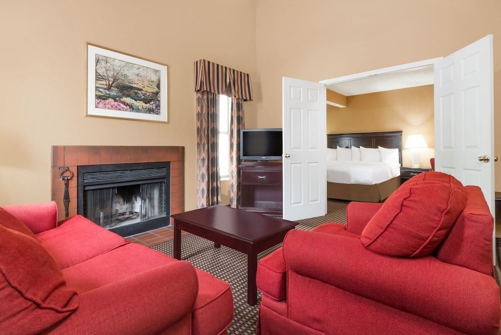 Hawthorn Extended Stay by Wyndham Columbus 1