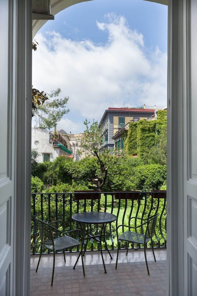 The Bellini House by House In Naples 1