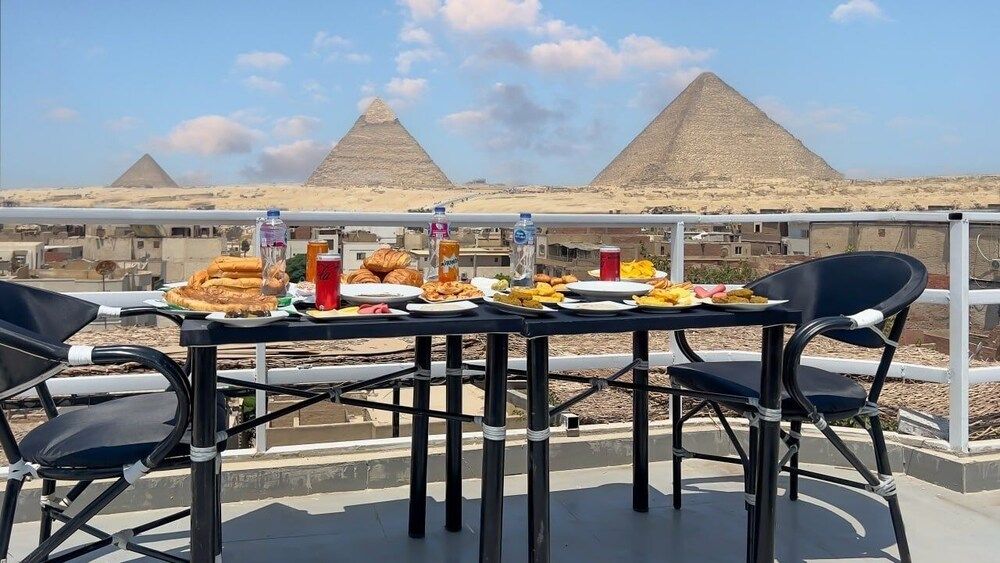 Pyramids Express View Inn 1