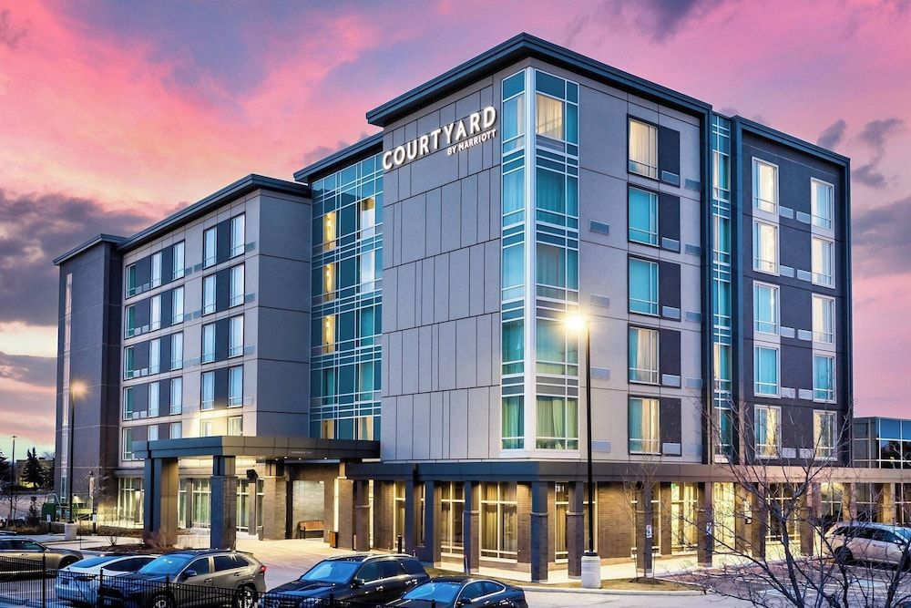 Courtyard by Marriott Burlington-Oakville 1