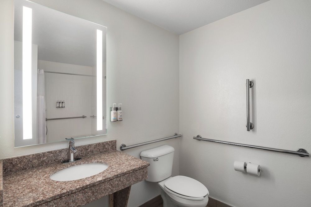 Garner Hotel Paducah West by IHG 2