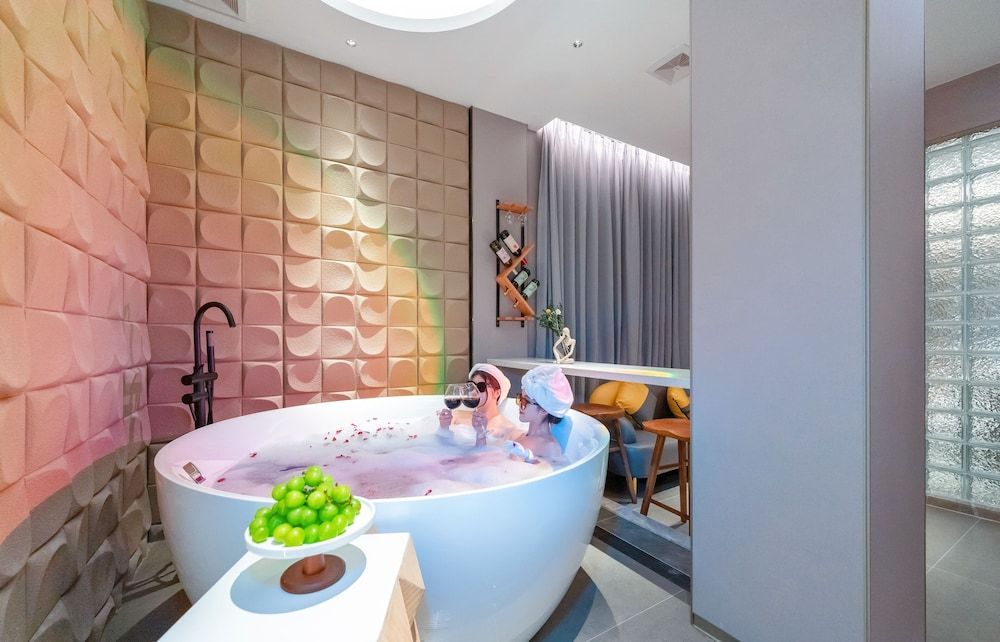 Henghe Selected S-Design Hotel Guangzhou Baiyun Railway Station International Garment City Branch 1