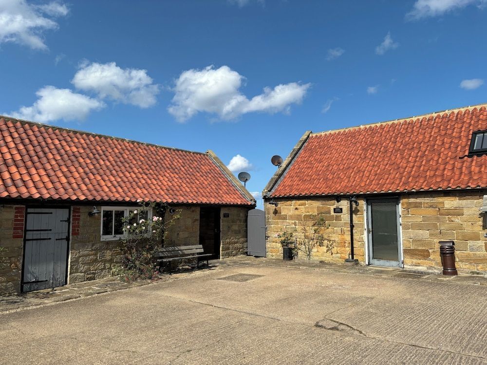 Dale View Cottages and Rooms - Whitby 1