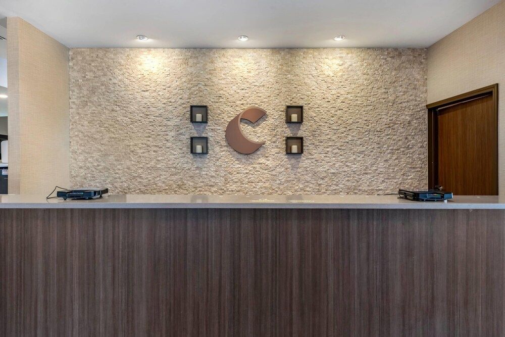 Comfort Suites Fort Lauderdale Airport & Cruise Port 2