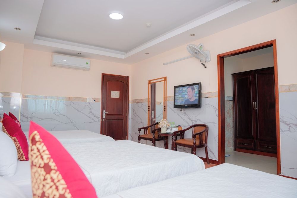 Duc Minh Saigon Airport Hotel 2