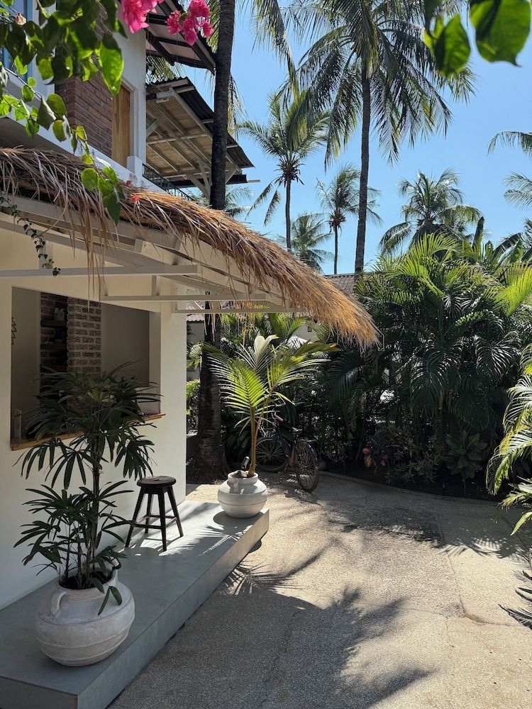 White Coconut Resort 2
