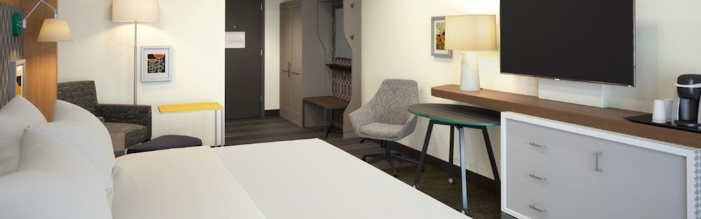 Holiday Inn & Suites DECATUR-FORSYTH by IHG 2