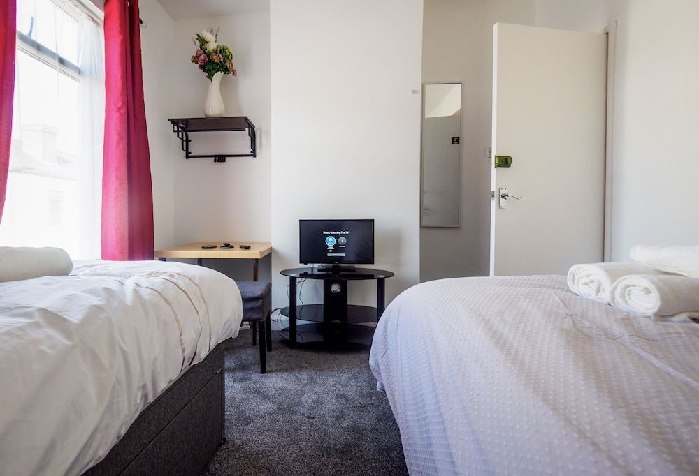 12 Cornwallis Lodge Family Room 2 2
