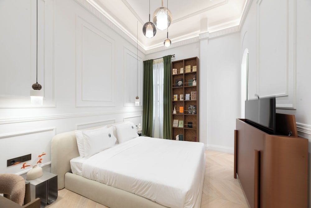 Emerald Hotel Athens 2