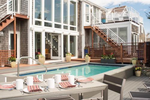8 Dyer Hotel 1