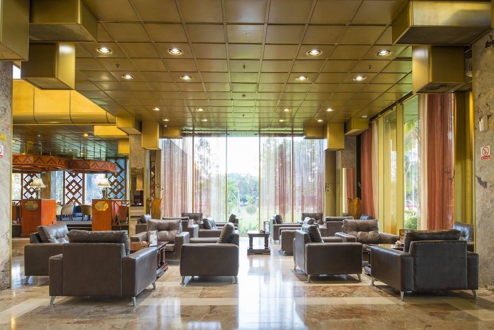 Rainbow Towers Hotel & Conference Centre 2