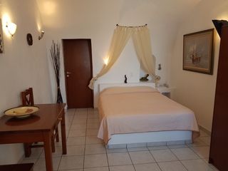 KASIMATIS BY LA PERLA SANTORINI 2