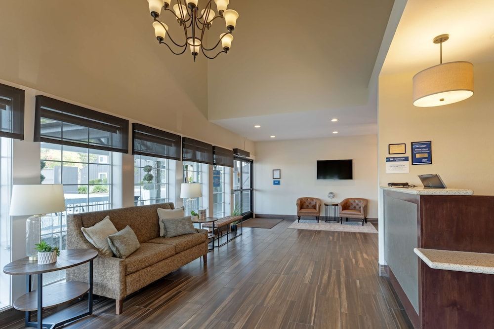 Best Western Plus Inn at the Vines 2