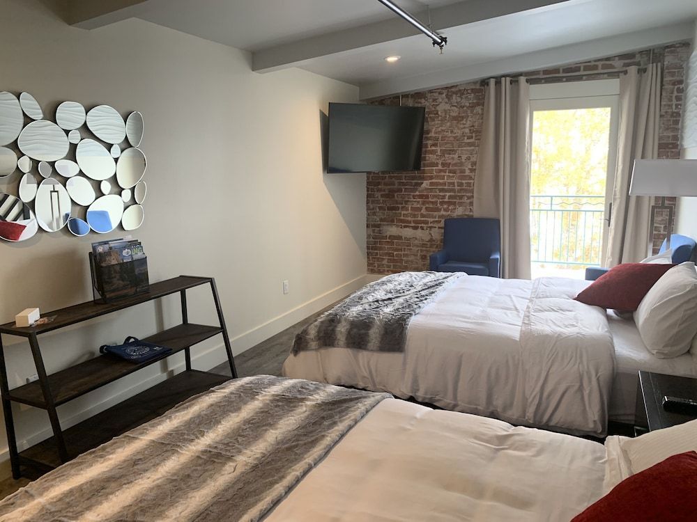 Manhattan Hotel Salida 2