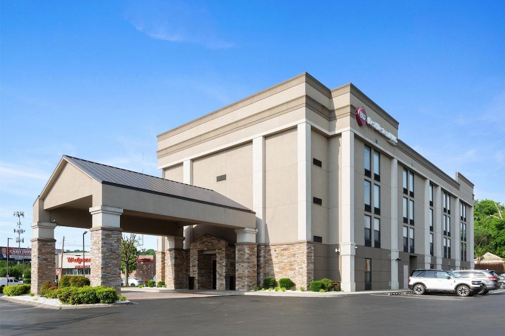 Best Western Plus Belle Meade Inn & Suites 1