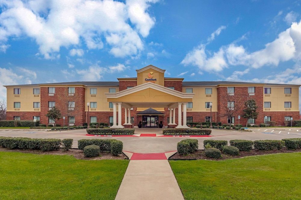 Comfort Suites Ennis 1