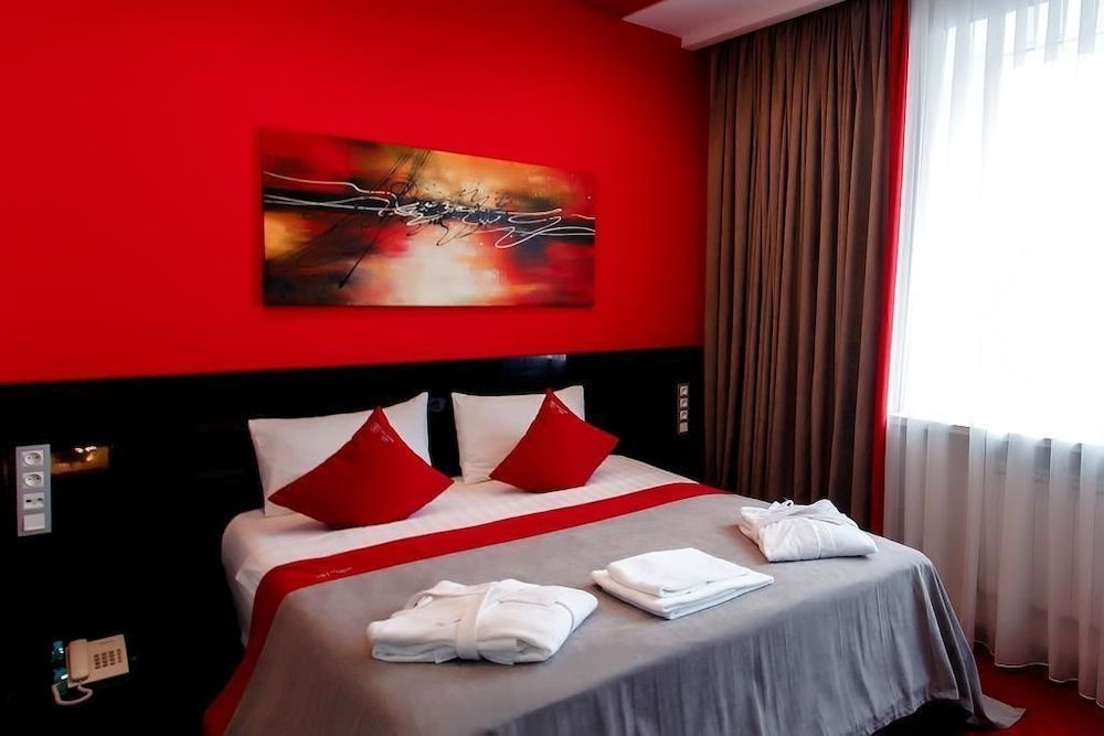 Mildom Premium Hotel 1