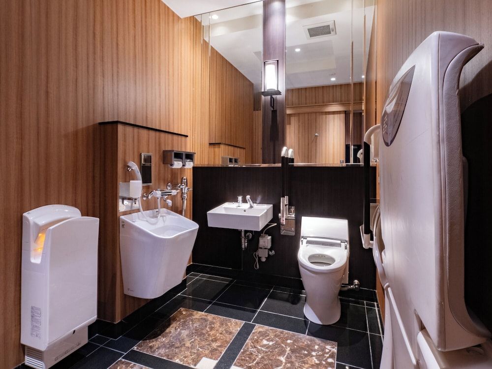 APA Hotel Ginza Kyobashi Minami Tokyo Station Yaesu South Gate 2