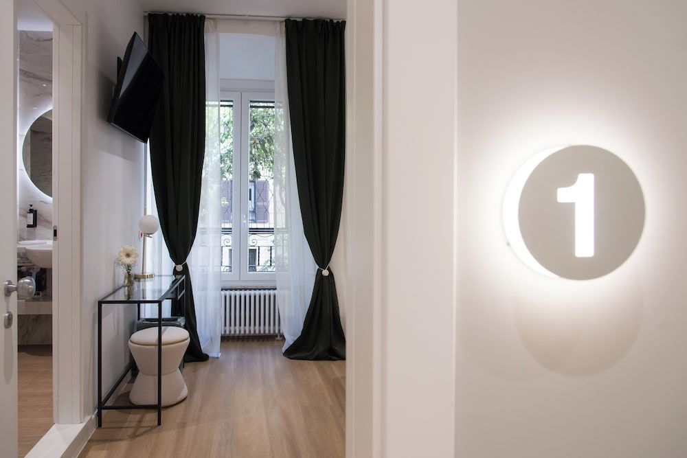Colosseum suites by Glen 2