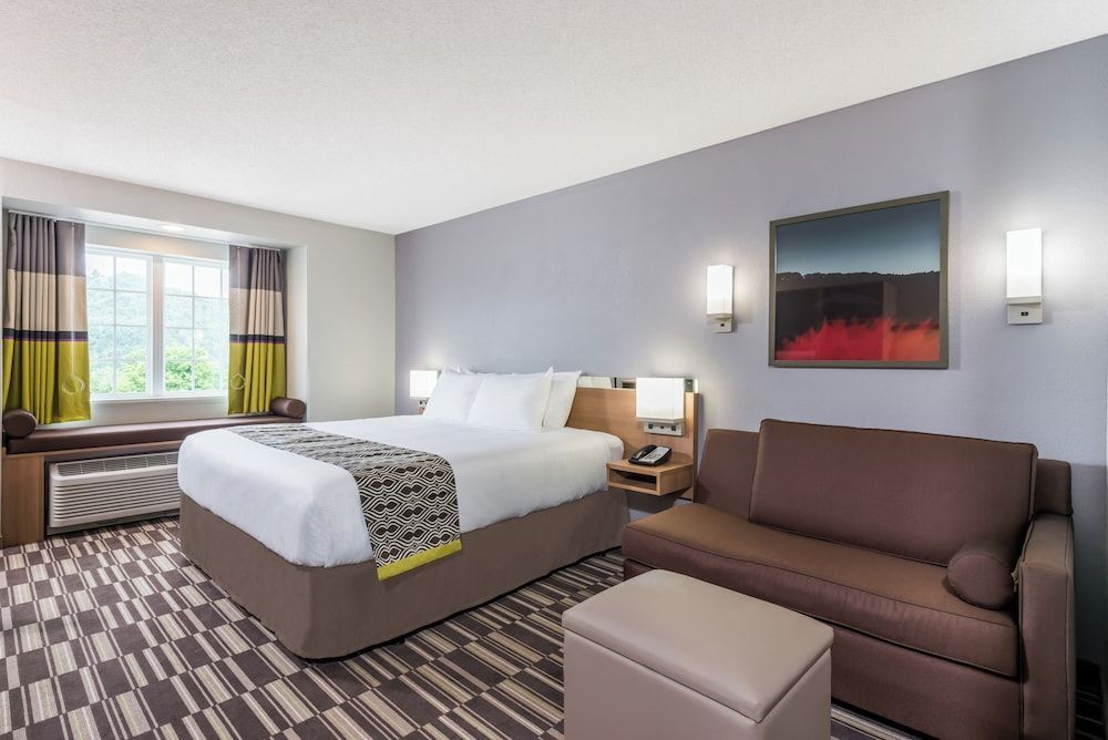 Microtel Inn & Suites by Wyndham New Martinsville 1