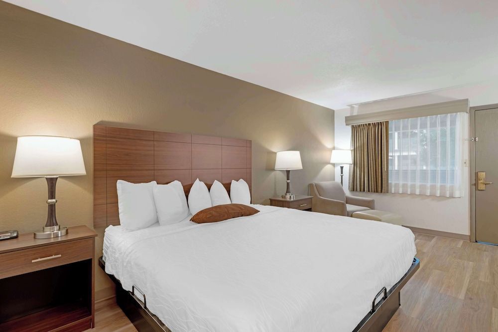 Best Western Green Bay Inn and Conference Center 1