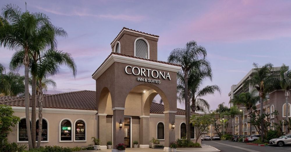 Cortona Inn and Suites Anaheim Resort 1