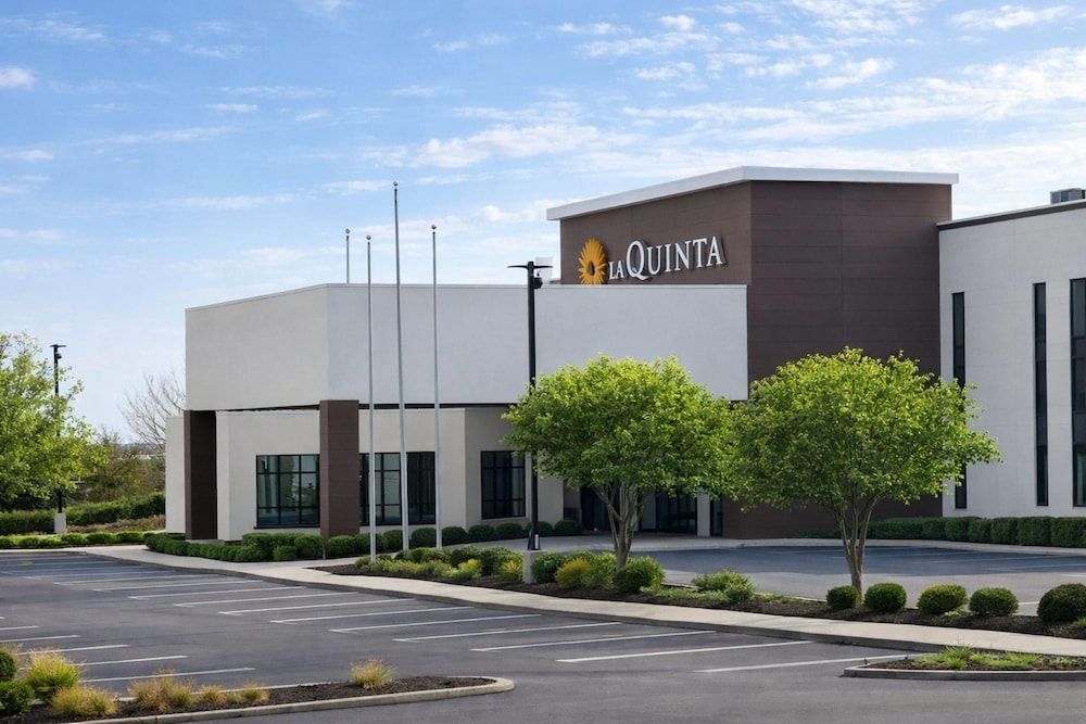 La Quinta Inn & Suites by Wyndham Miamisburg Dayton South 1