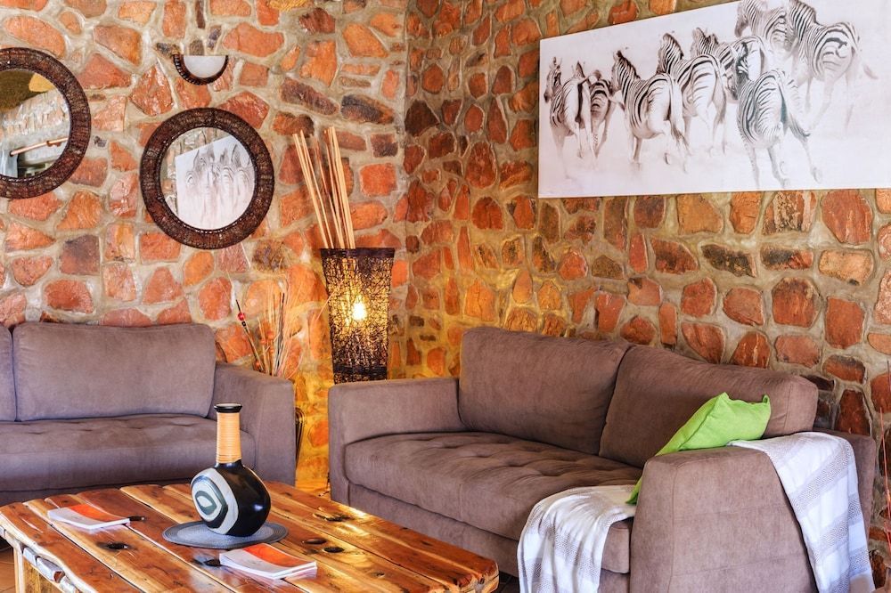 Elegant Desert Lodge 2