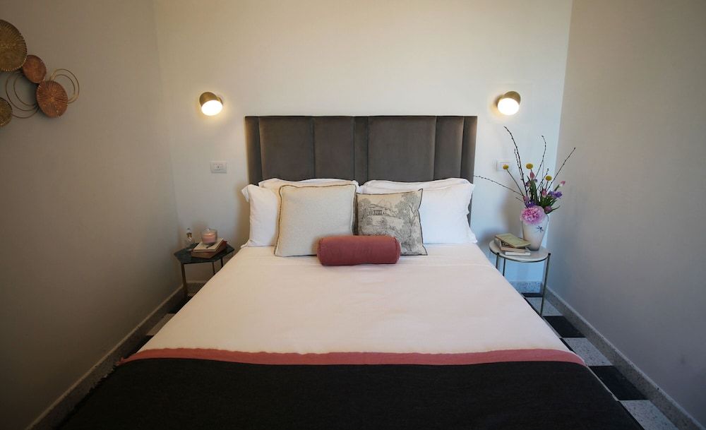 1940 Luxury Accommodations by Wonderful Italy 1