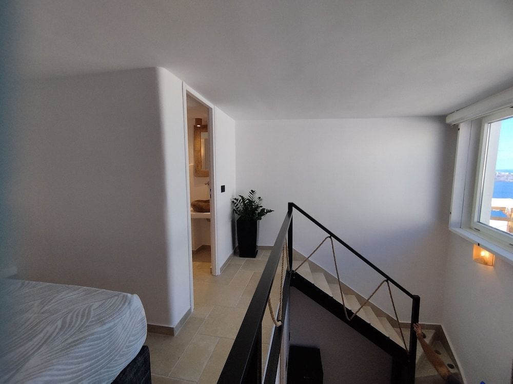 Caldera Serenity - Small Luxury Villas 1