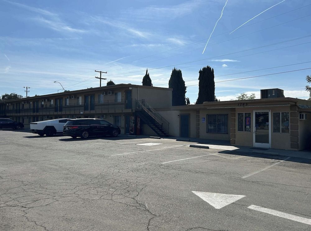 Motel 6 Selma, CA 1