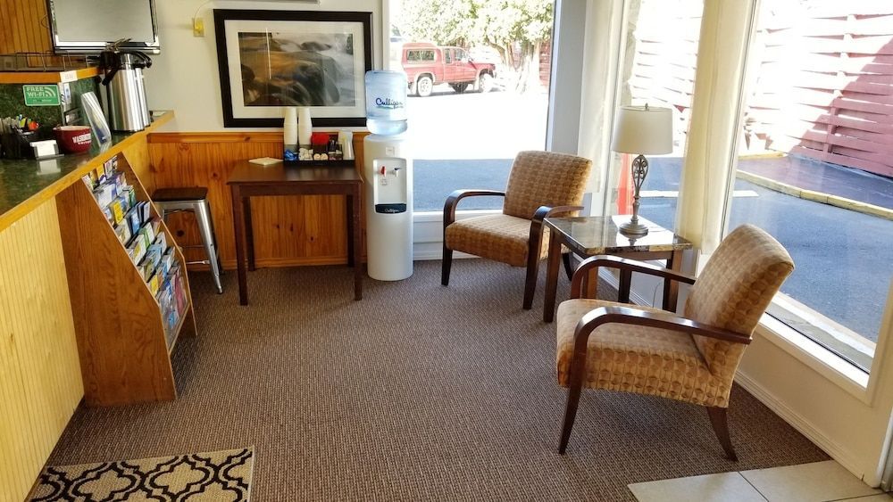 Cougar Land Motel 2