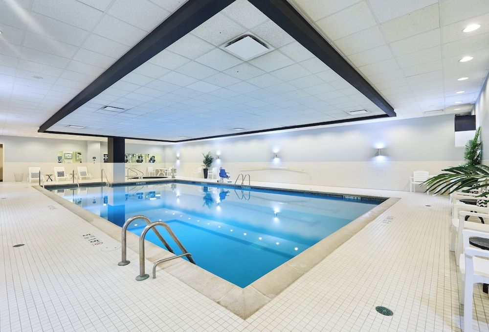 Renaissance Chicago O'Hare Suites Hotel 1