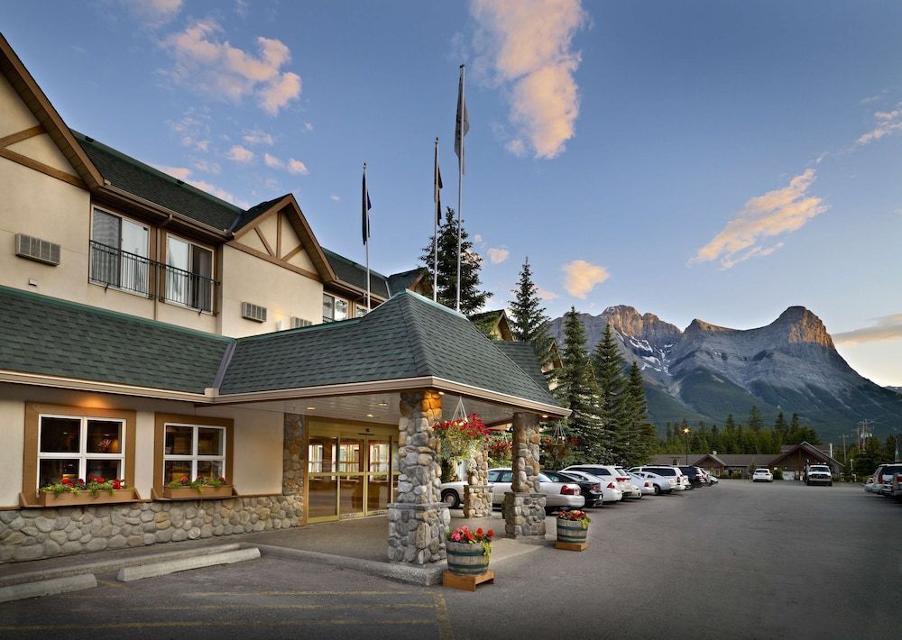 Coast Canmore Hotel & Conference Centre 1